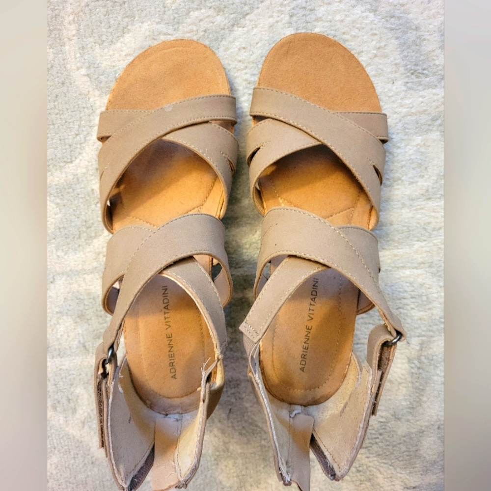Women's low wedge sandals